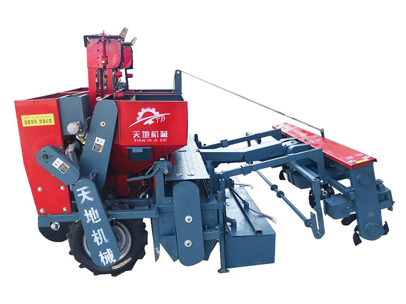 2CM-2A馬鈴薯種植機(jī)1.jpg